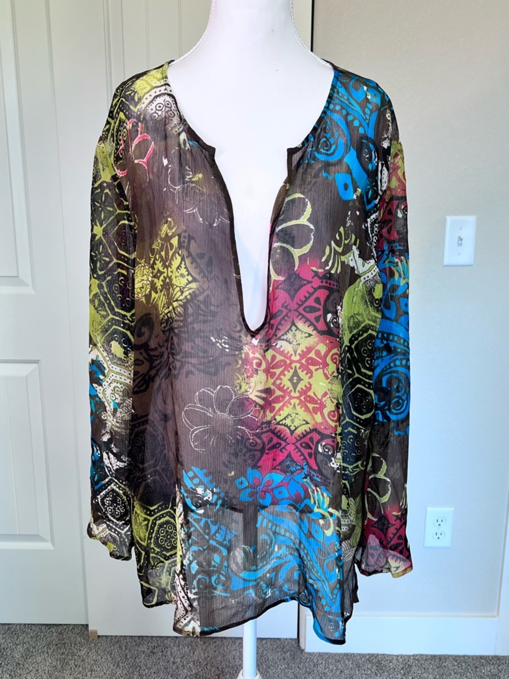 Chico’s 100%Silk Sheer tunic V-neckline 3/4 sleeves Floral Geometric Sz 3 XL 16